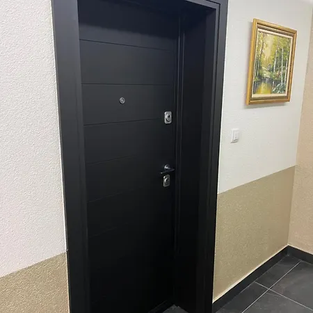 Tesla 2 Apartment *